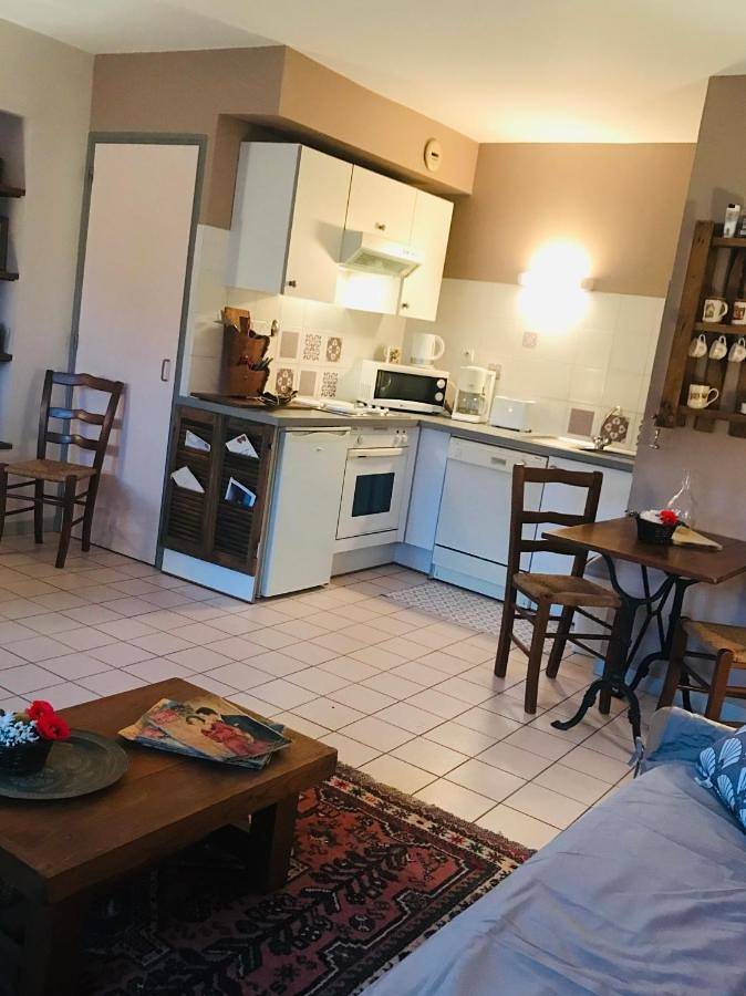 Gîte pour 8 personnes, avec terrasse ainsi que vue et piscine à Saint-Joseph-des-Bancs - 3