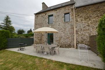 Gîte pour 4 personnes, avec jardin à Epiniac