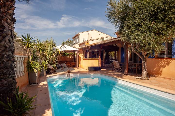 Villa pour 11 personnes, avec jardin et jacuzzi à Six-Fours-les-Plages