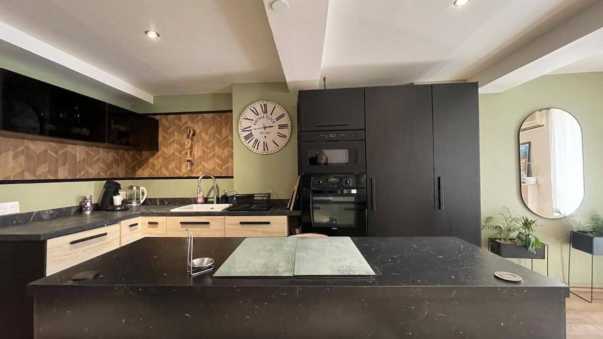 Appartement entier, Three-Bedroom Apartment in Carnoules, Côte méditerranéenne (France)