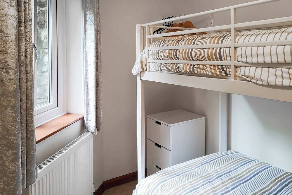 2 bedroom accommodation in Llanbedr in Llanbedr, Snowdonia
