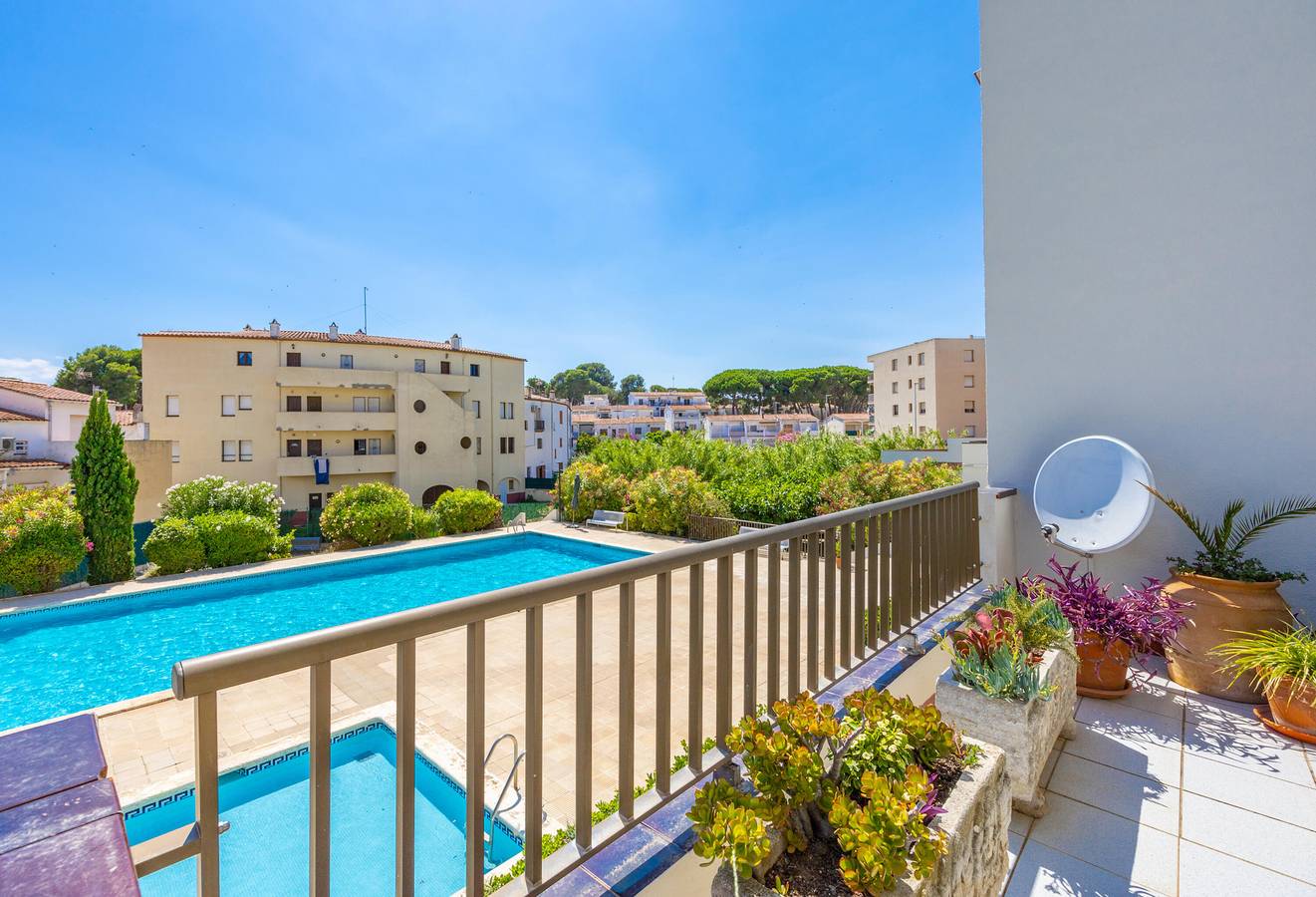 Entire apartment, Ref. Marblau : Spacious flat in the heart of Riells in l'Escala, Upper Empordà