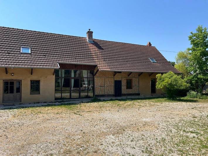 Location de vacances pour 15 personnes, avec Terrasse ainsi que Jardin et Piscine à La Chapelle-Saint-Sauveur - 2