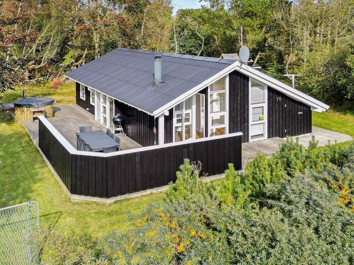 Ferienhaus für 8 Personen, mit Whirlpool und Terrasse sowie Garten und Sauna in Lodskovvad