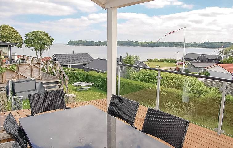 Ferienhaus für 4 Personen, mit Terrasse und Garten in Hejlsminde
