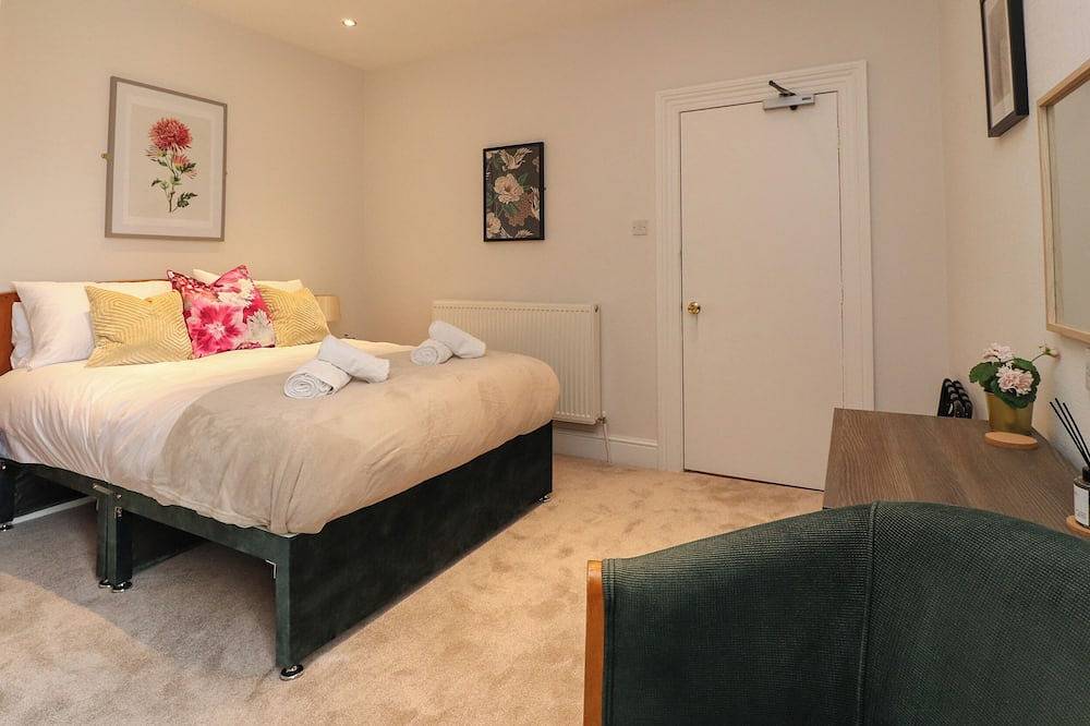 Eden Bay Retreat, pet friendly, country holiday cottage in Morecambe in Morecambe, Lancashire