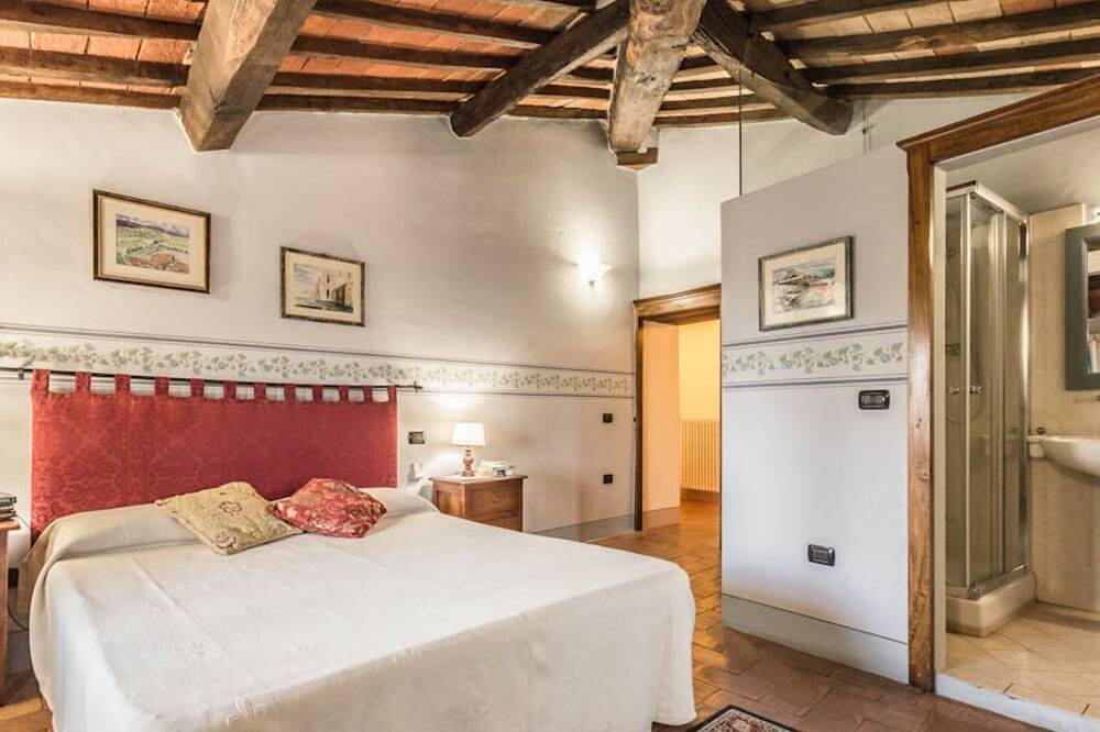 Torre Monterchi, independent villa sleeping 10 in Monterchi, Valtiberina