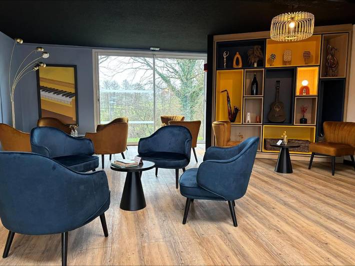 Hôtel pour 2 personnes, avec jardin et vue à Magny