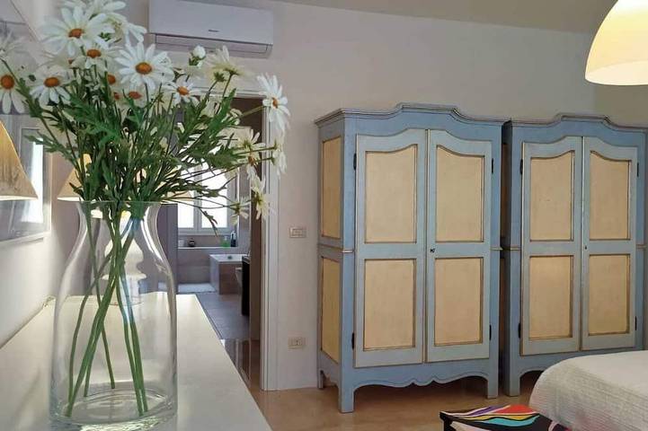 Entire apartment, Wonderful apartment in Bologna center, 1615 sq.ft, bright and comfortable in Bologna, Bologna Province