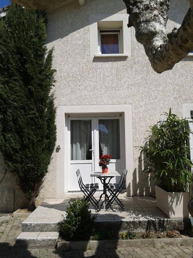 Gîte pour 5 personnes, avec Terrasse à Toussieu