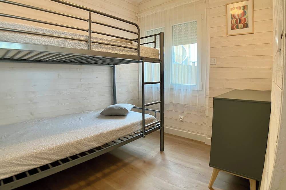Air-conditioned villa 50 m from the ocean in Carcans Plage, Carcans