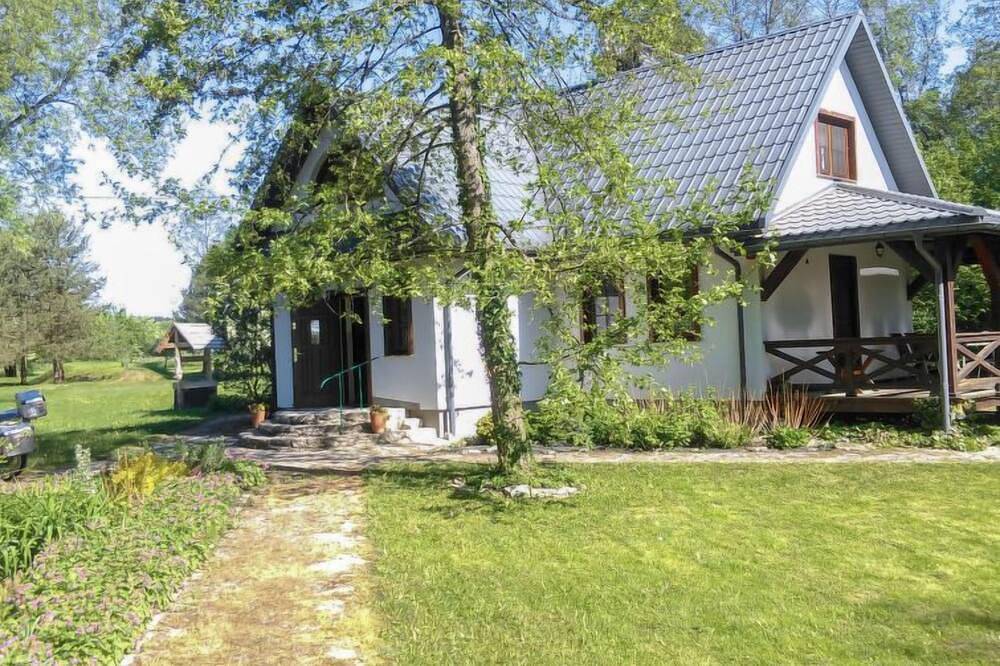 Zatylówka Dom na Wyspie in powiat tomaszowski