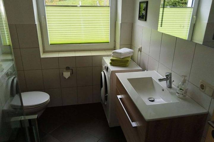 Ganze Wohnung, Ferienwohnung Ebersbach - Ferienwohnung mit Balkon in Ebersbach-Neugersdorf, Oberlausitz-Niederschlesien