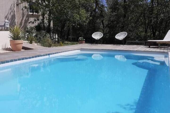 Location de vacances pour 8 personnes, avec Terrasse et Jardin à Saint-Théodorit