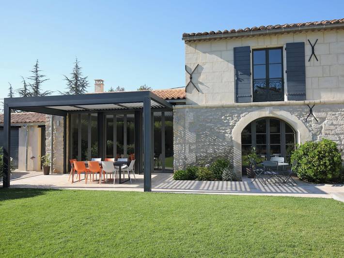¡Alquiler Vacacional en Saint-Étienne-du-Grès: Mas Renovado con Piscina! in Saint-Étienne-du-Grès, Region de Arles