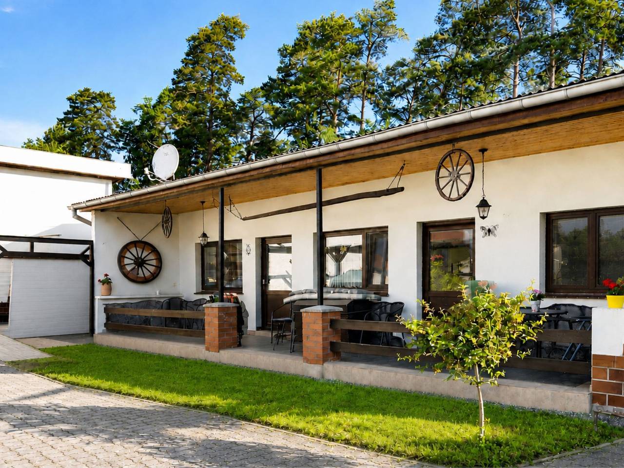 Bungalow am Hellbach Xl im Ostseeland - 2-Raum-Bungalow mit Terrasse/rechts (50m², max. 3 Pers.) in Neubukow, Neubukow-Salzhaff