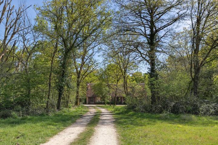 Location de vacances pour 26 personnes, avec jardin et piscine ainsi que terrasse et vue à Brinon-sur-Sauldre - 4