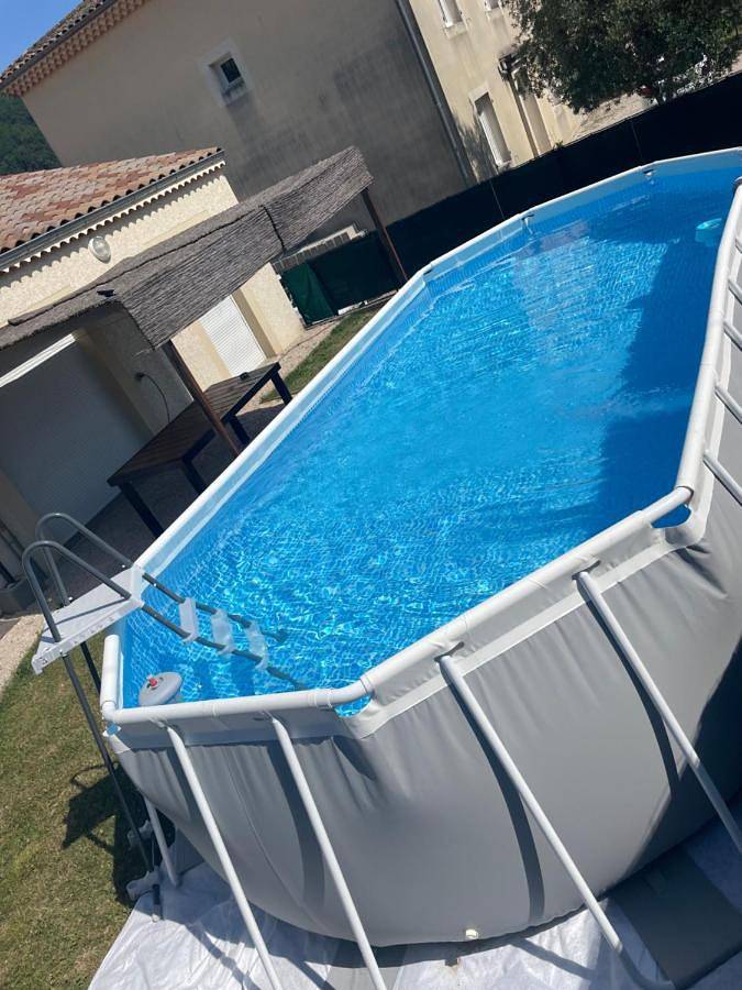 Location de vacances pour 8 personnes, avec jacuzzi ainsi que jardin et piscine à Les Ollières-sur-Eyrieux - 2