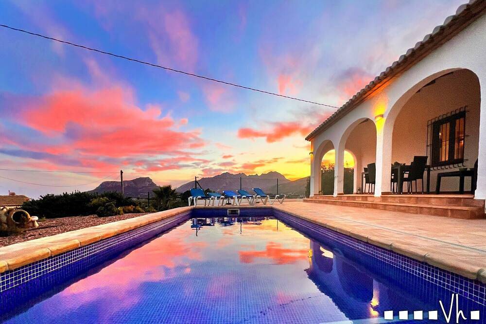 Osalva - Tranquila villa de vacaciones con piscina privada, vistas al mar y a la montaña in Benisa, Costa Blanca