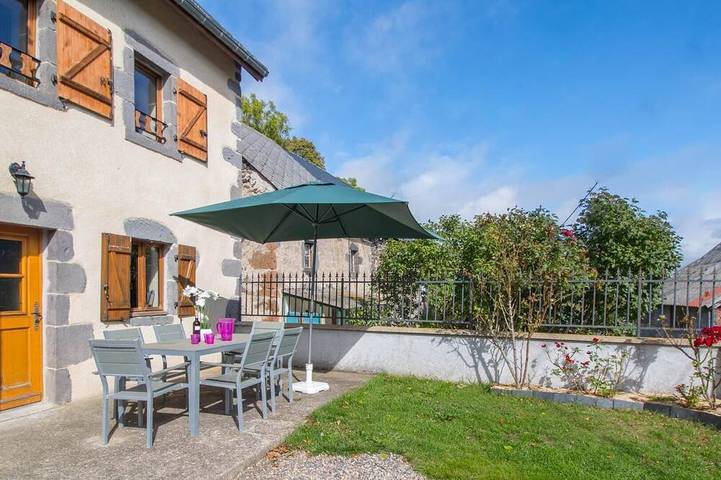Location de vacances pour 6 personnes, avec jardin et balcon à Saulzet-le-Froid - 3