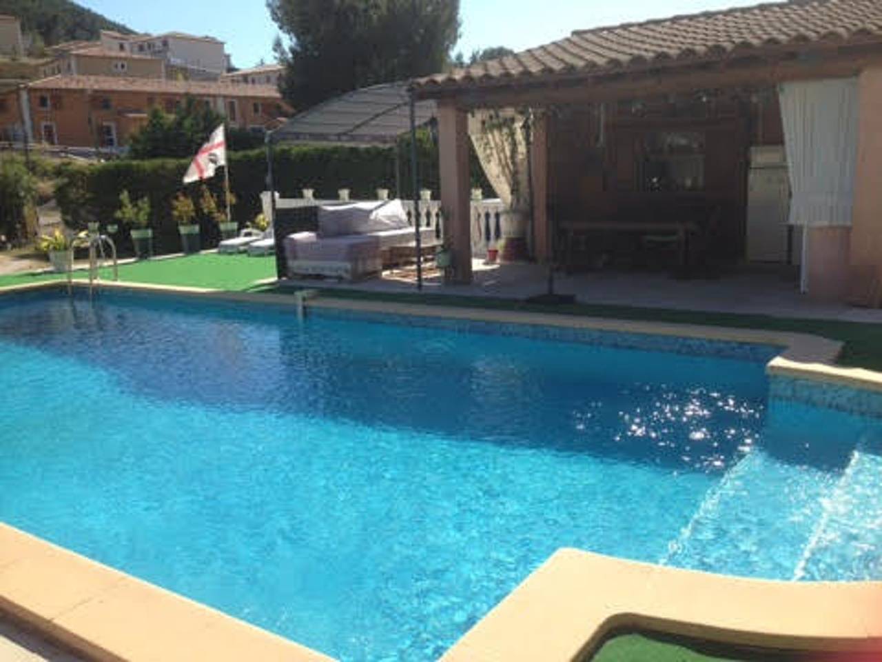 Entire apartment, Apartment with shared pool in Roquefort-la-Bédoule - 50m² in Roquefort-la-Bédoule, Marseille region