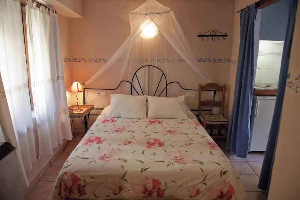 Entire apartment, Homerez - \"Studio in Robledillo de Gata\" in Robledillo de Gata, Sierra de Gata