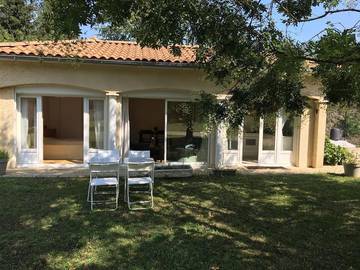 Gîte pour 5 personnes, avec vue ainsi que jardin et piscine dans Marclopt