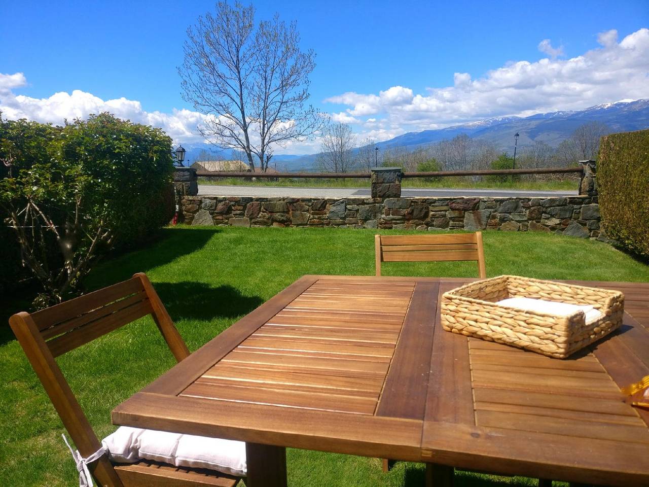Maison 3 ch. Piscine, Padel, Cheminée et Jardin Privé in Sainte-Léocadie, Région de Prades