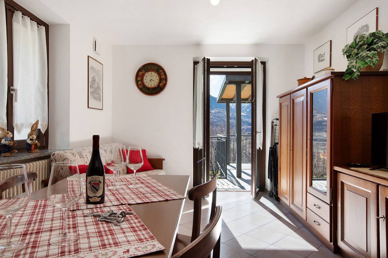 Appartement entier, Appartement "A5" avec vue sur les montagnes, terrasse privée et Wi-Fi in Saint-Pierre (Vallée d'Aoste), Comune di Saint-Pierre