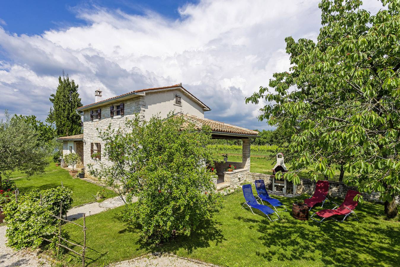 Ferienhaus Galant * eingezäunter Garten, Terrasse, Grill, Wlan in Žminj, Zentralistrien