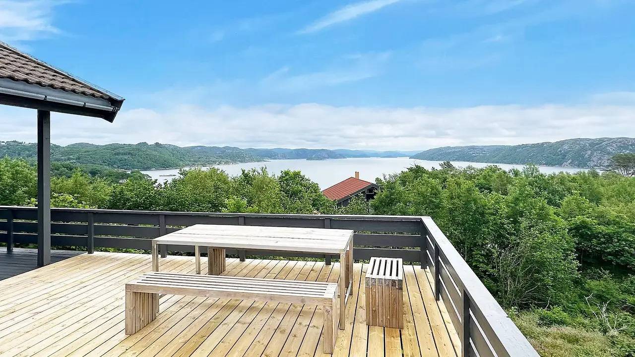 Feriehus for 10 personer med terrasse in Revøy, Lyngdal