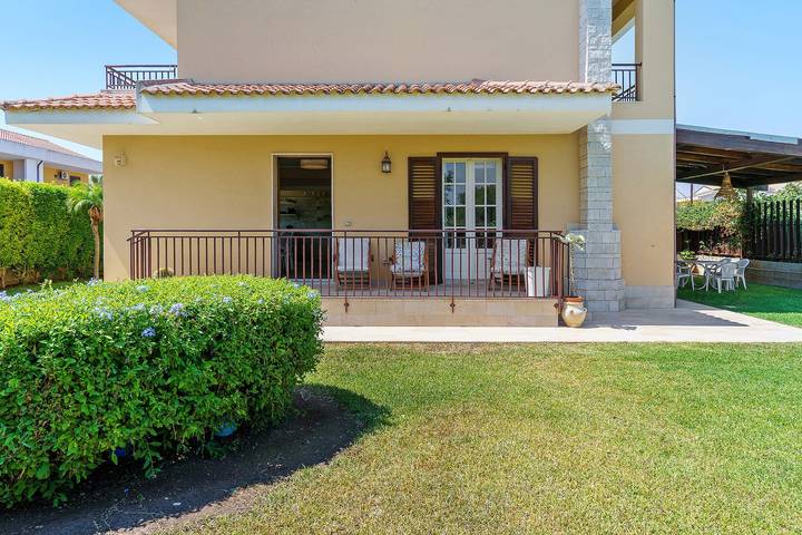 Gîte pour 5 personnes, avec Balcon et Jardin à Avola - 2