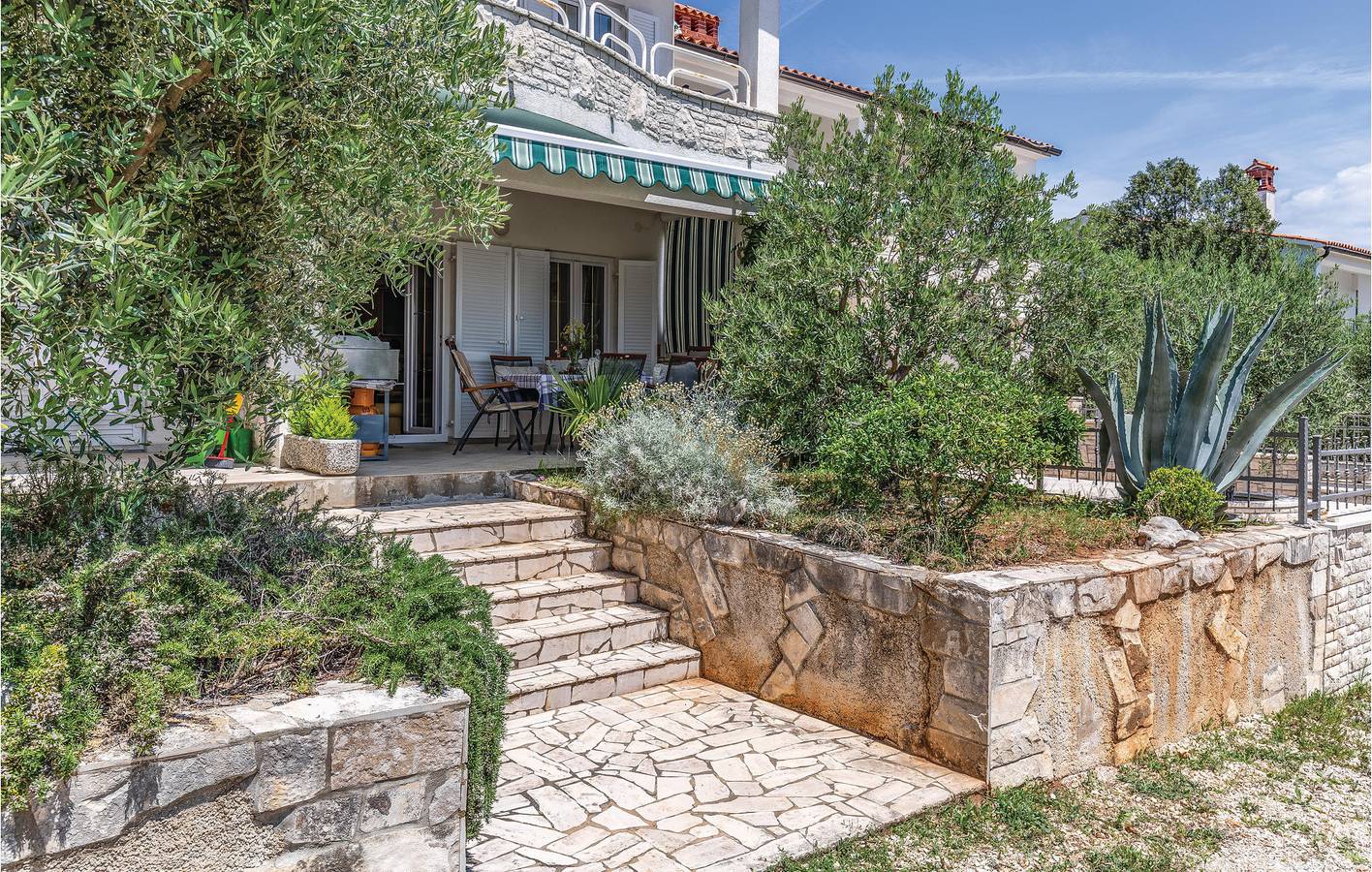 Ganze Ferienwohnung, Ferienwohnung für 4 Personen mit Garten in Duga Uvala, Südküste Istrien