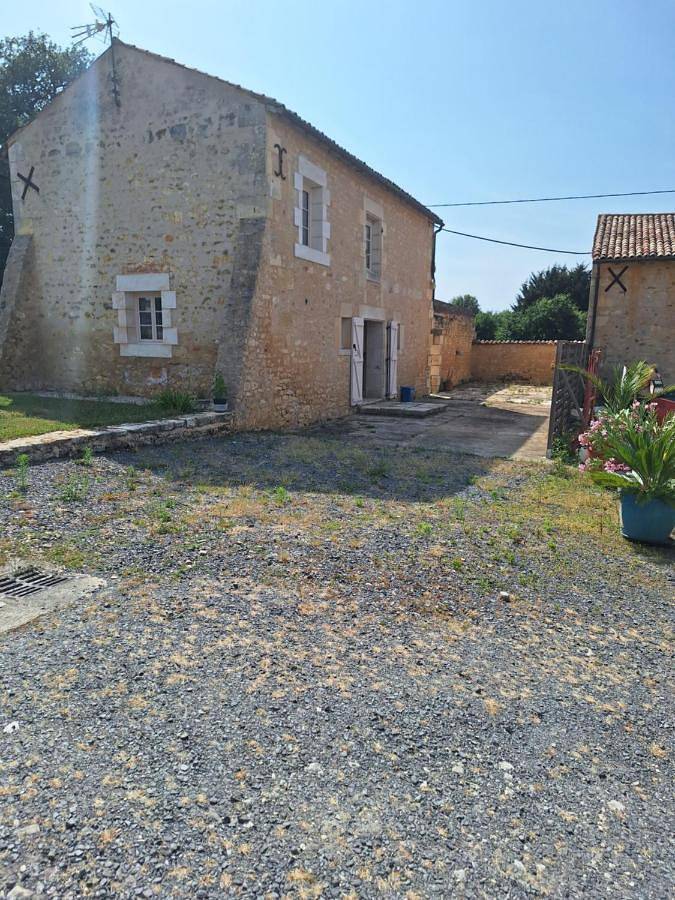 Location de vacances pour 5 personnes, avec jardin et vue à Lavoux - 2