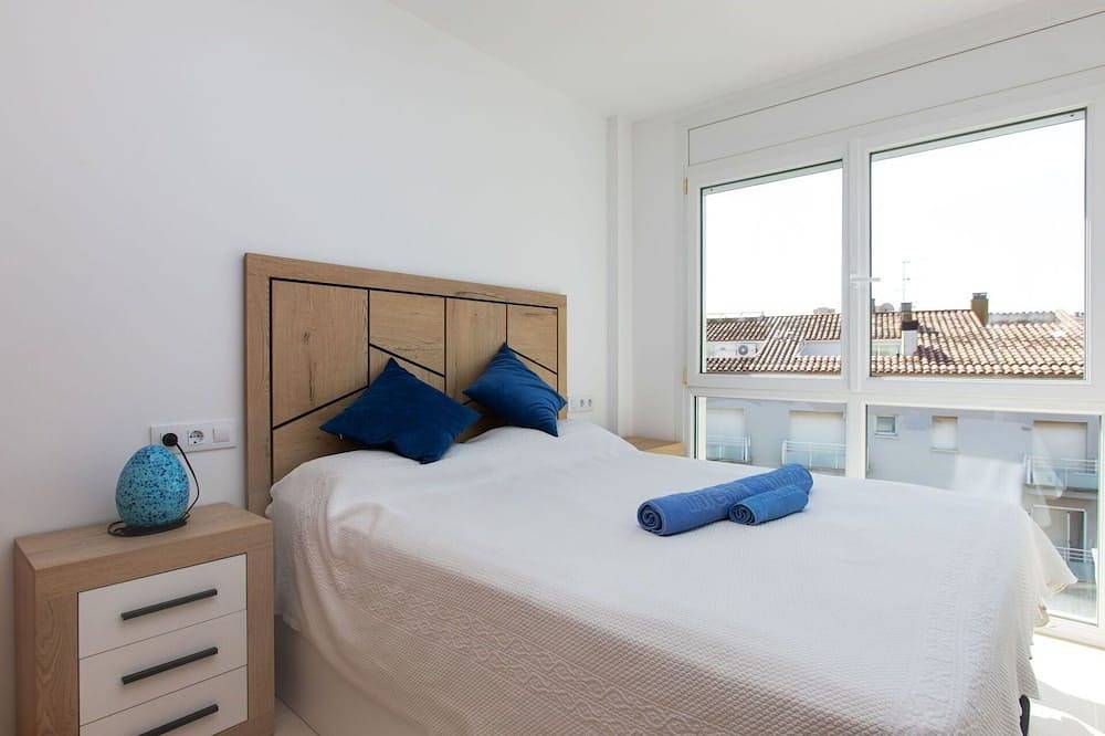 Apartamento entero, Precioso apartamento para 4 personas con Wifi, A/C, Tv y balcón in Sant Antoni de Calonge, Costa Brava