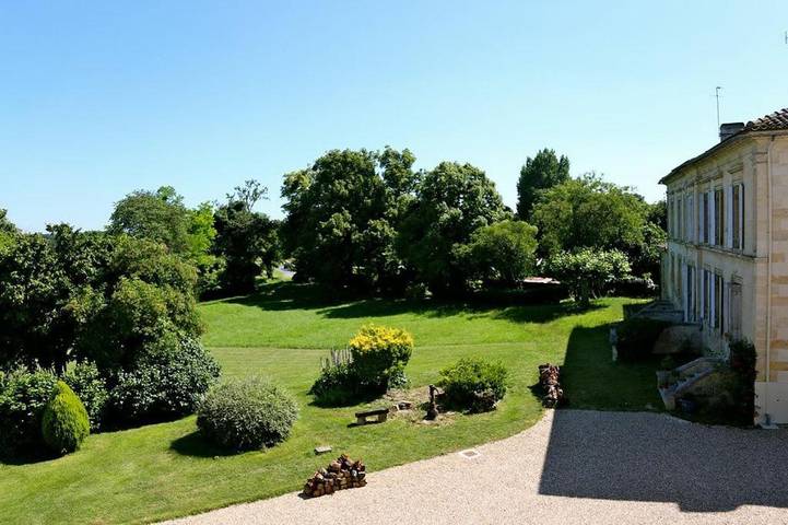 Location de vacances pour 2 personnes, avec piscine ainsi que vue et jardin à Saint-Germain-du-Puch - 3