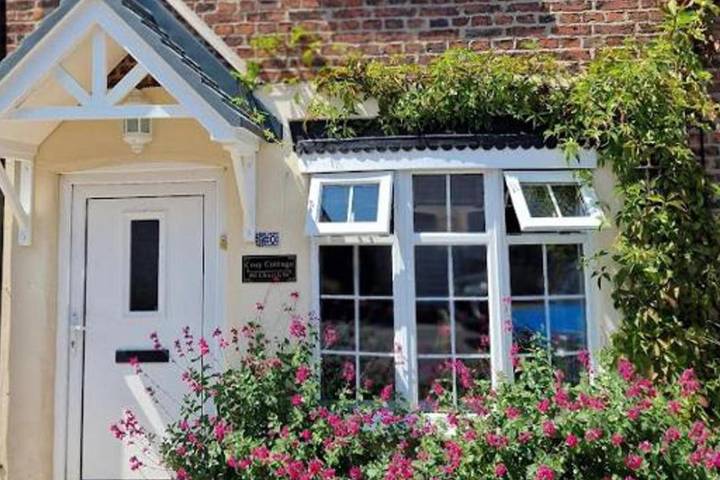Holiday rental for 3 people, with garden and terrace, child-friendly in South Yorkshire