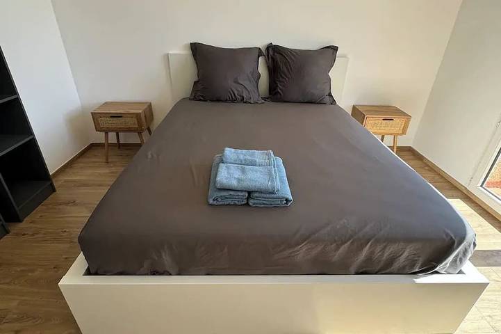 Family villa with pool, air-conditioning & independent studio. in Valergues, Costa mediterránea (Francia)