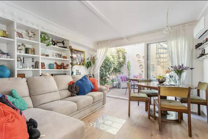Holiday letting for 2 people, with hot tub and garden in Rome