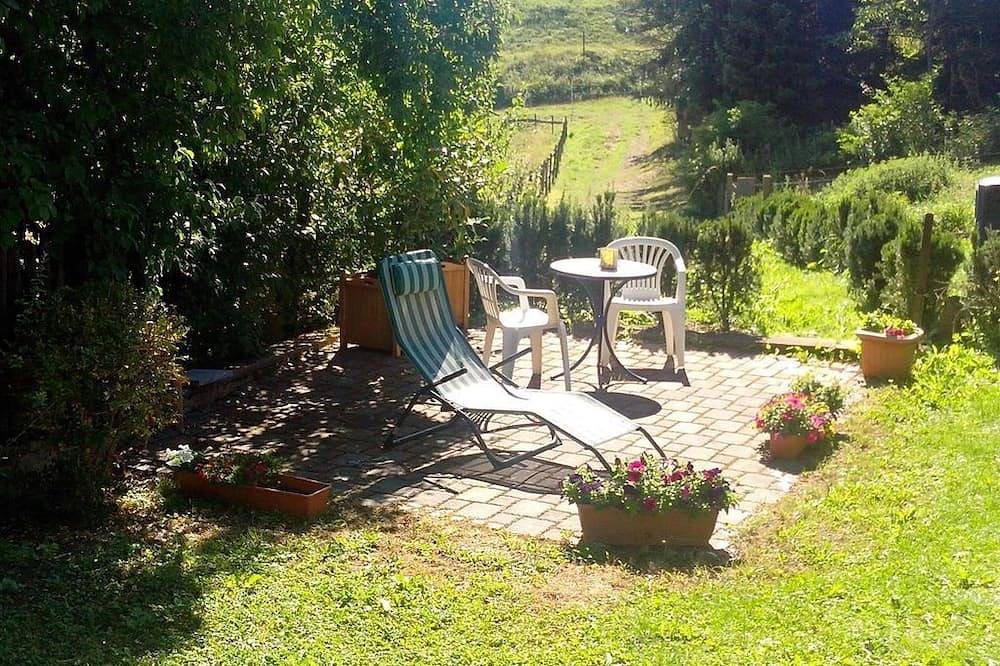 Ganze Wohnung, Ferienwohnung Alte Scheune - 2-Bett-Ferienwohnung - Nichtraucher - in Üxheim, Vulkaneifel