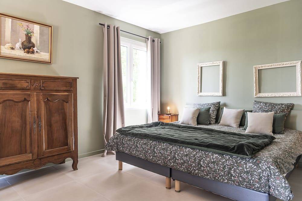 Country house*** with swimming pool, 2 minutes from shops. in Vaison-la-Romaine, Parc naturel régional du Mont-Ventoux