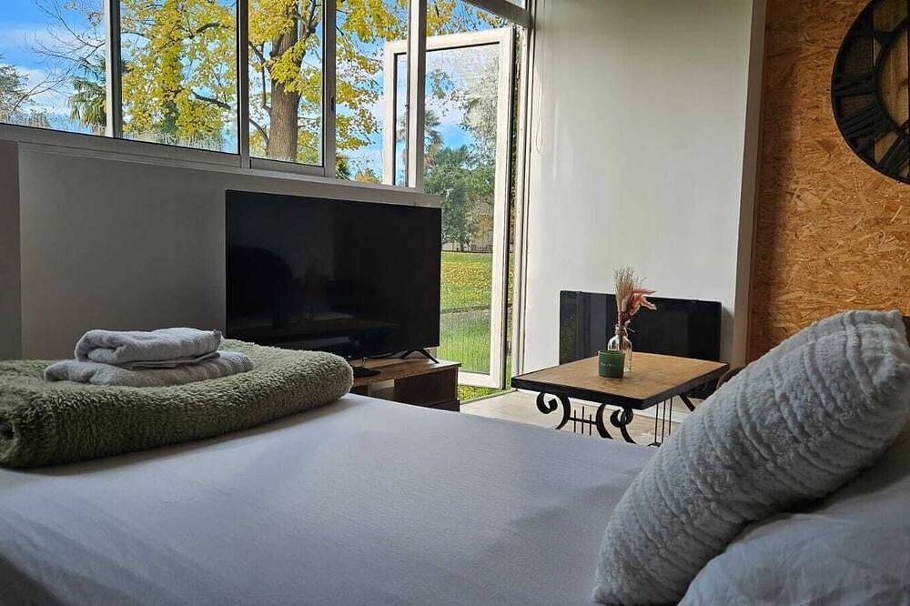 Appartement entier, Séjour urbain & verdoyant : centre-ville et nature in Pau, Béarn
