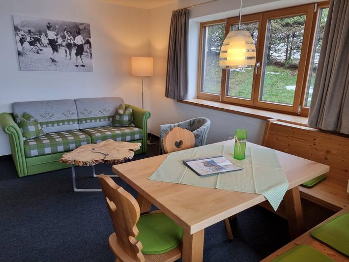 Ferienwohnung für 6 Personen, mit Balkon und Terrasse sowie Garten im Kleinwalsertal - 2