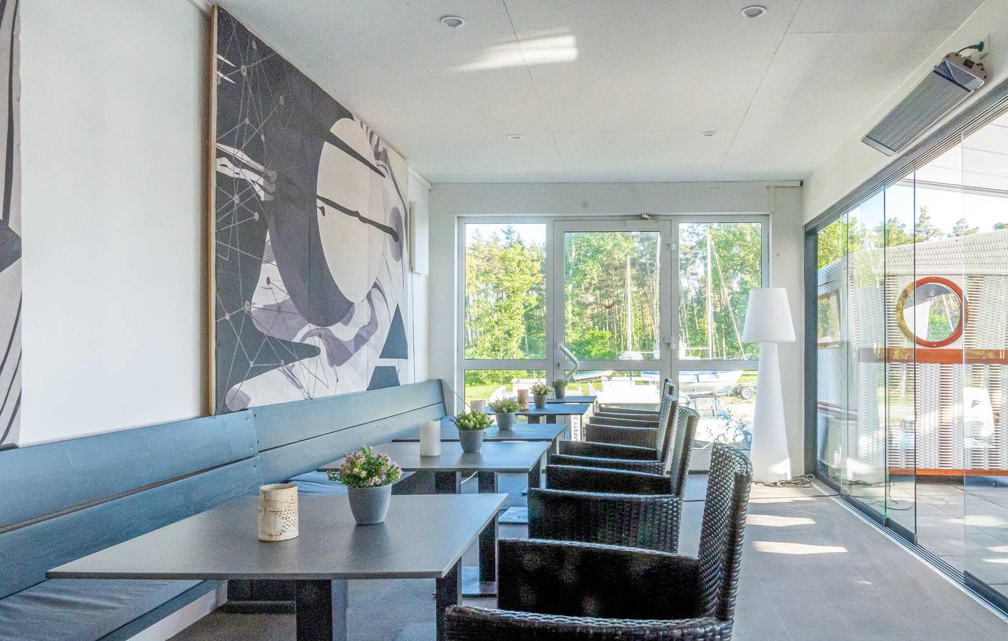 Ganze Ferienwohnung, Gemütliches Strand-Apartment mit Gartenblick & WiFi in Rügen