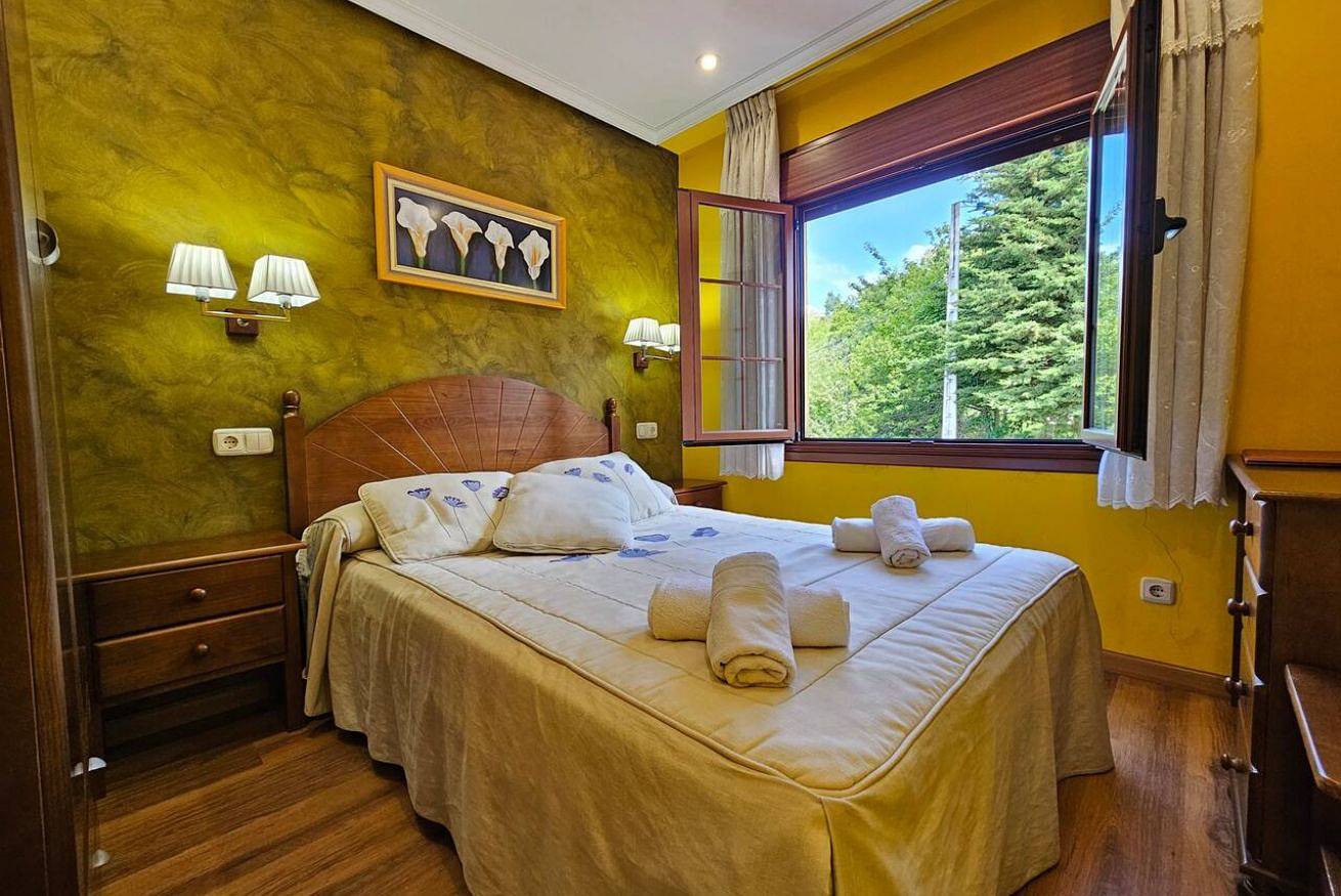 Ganze Wohnung, Chic Apt w/ Ac Wi-Fi & Bathtub in Mieres (Asturien), Cordillera Cantábrica