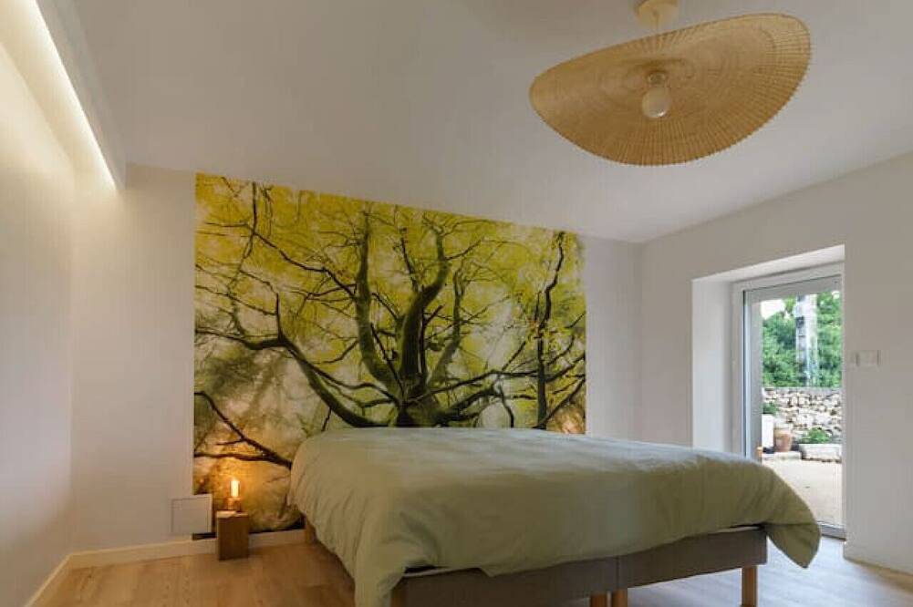 Apartamento entero, Le Grand Penaud - Large air-conditioned designer duplex apartment in Saulcet, Allier (desambiguación)