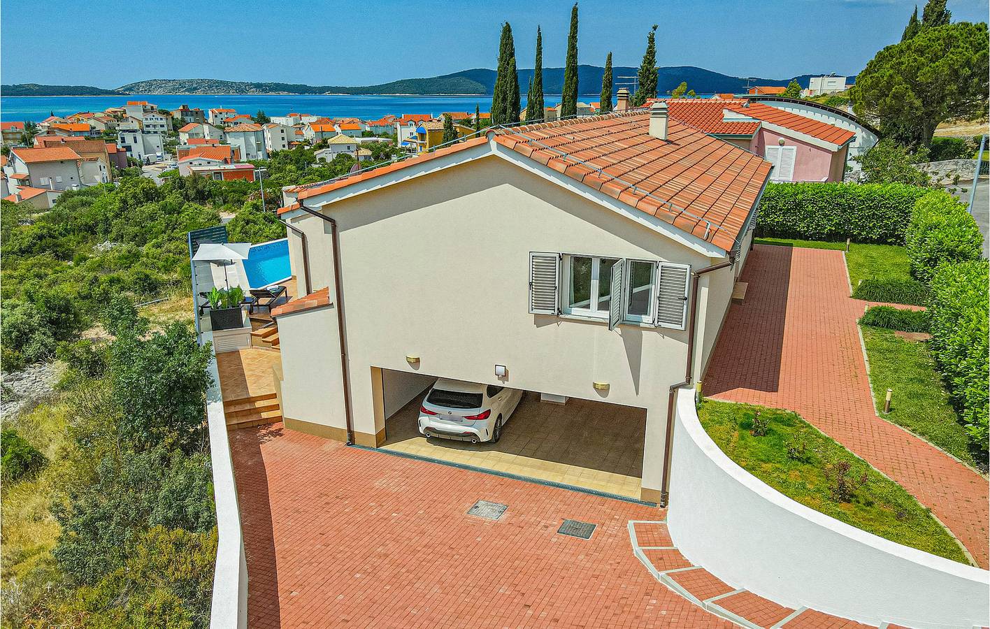 Ferienhaus für 8 Personen mit Terrasse in Brodarica, Šibenik-Knin