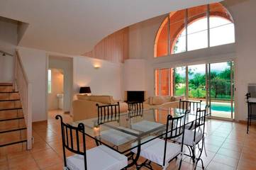 Villa for 10 People in Pont-de-Larn, Haut-Languedoc Regional Nature Park, Photo 1