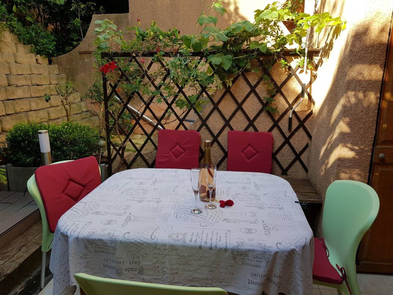 Anlage mit Tennisplatz und 3 Gemeinschaftspools in Cogolin, Draguignan region