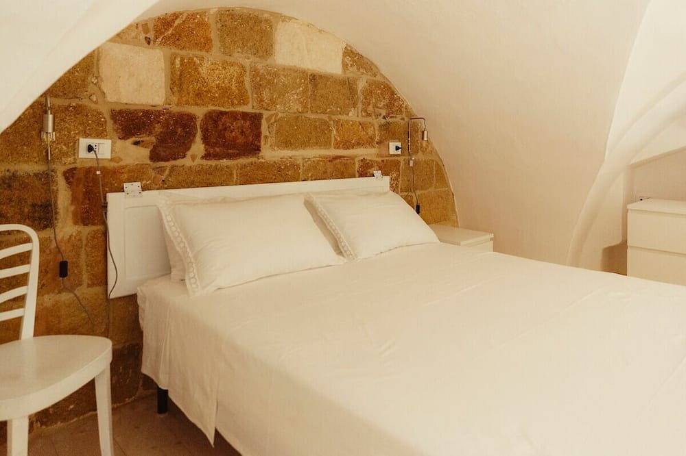 Traditional house with terrace in the heart of Castrignano del Capo in Castrignano del Capo, Golfo de Tarento